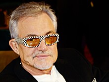 Дмитрий Дибров нежно обнимал Ирину Безрукову на кинопремьере