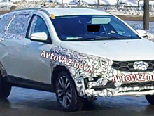 Появились первые снимки новой Lada Vesta SW Cross
