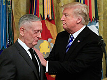 AP: Трампа покинула "тройка здравого ума"