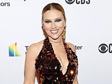 В платье из пайеток с глубоким декольте: новый выход Скарлетт Йоханссон спустя 3 месяца после родов