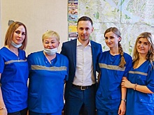 «Скорая — это шанс успеть сохранить жизнь»: врачей неотложки поздравили с профессиональным праздником