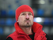 Костомаров показал, как научился бегать по лестнице
