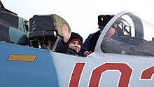 «Елка желаний»: летчики исполнили мечту 10-летнего калининградца побывать на военном аэродроме