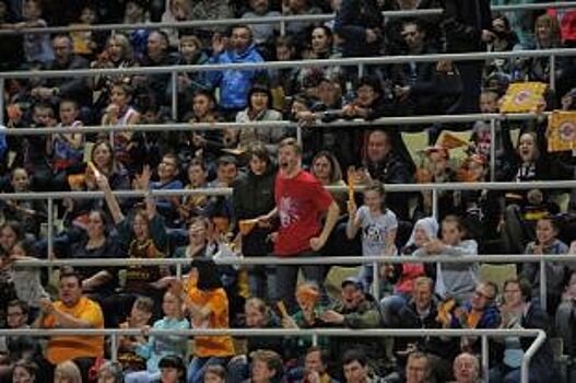 Оренбургская «Надежда» уступила в первом матче финала Кубка Европы