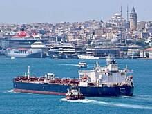 На танкере с российским экипажем моряк погиб от отравления