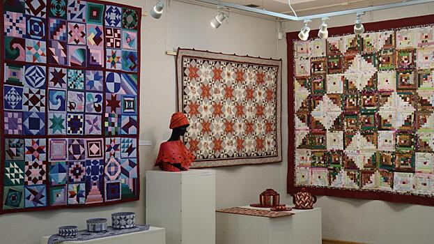 Выставка «Рукотворное чудо» в «Доме Корбакова» объединила традиции и современные тенденции (6+)