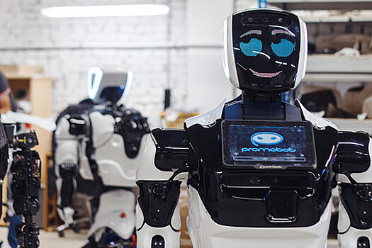 Человекоподобный робот Promobot провел зарядку для детей на ВДНХ