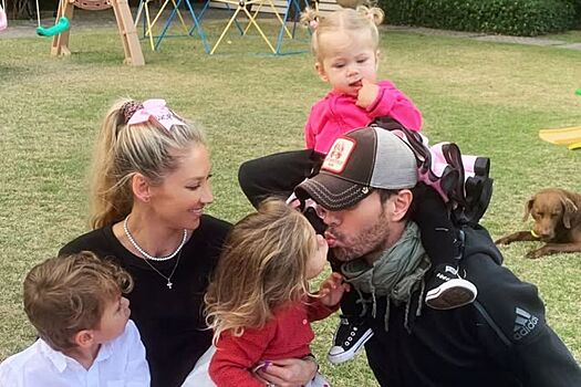 Анна Курникова родила четвёртого ребёнка от Энрике Иглесиаса – его имя и пол пока не раскрываются