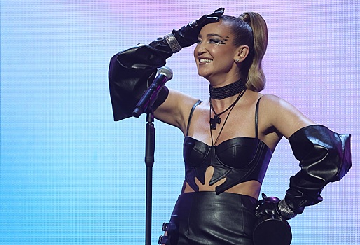 Музыкальный критик Пономарёв прокомментировал скандал с нарядом Бузовой