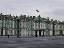 В Эрмитаже объяснили, почему у музея утром выстроилась огромная очередь