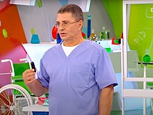 Мясников: сигареты и вредная пища провоцируют рак