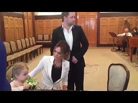 Свадьба Виталия Гогунского и Ирины Маирко была скромной (видео)
