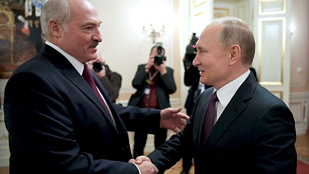 Путин лично поздравил Лукашенко с победой