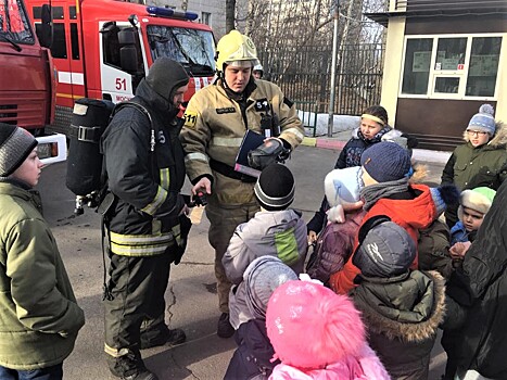 Дети и сотрудники Центра поддержки семьи и детства приняли участие в пожарно-тактических учениях