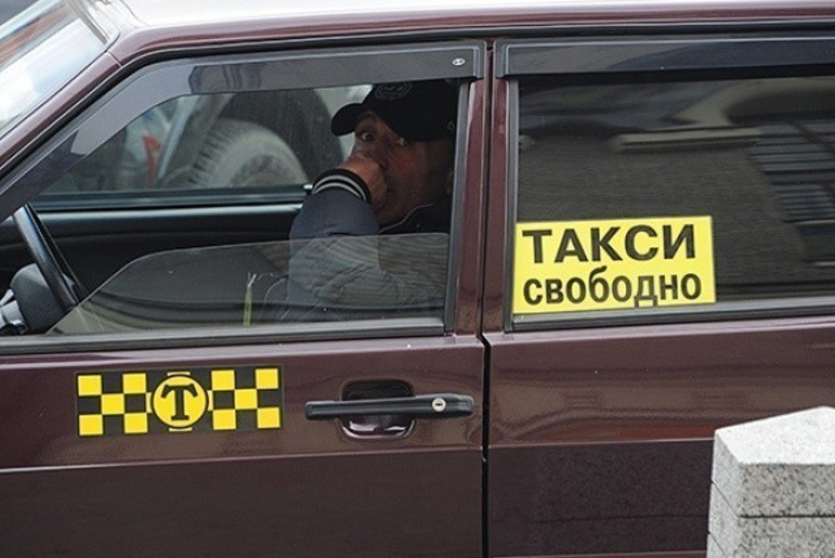Челябинским властям посоветовали не выгонять из такси водителей-мигрантов