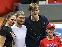 Овечкин показал совместное фото с Андреем Кириленко за просмотром финала Лиги чемпионов