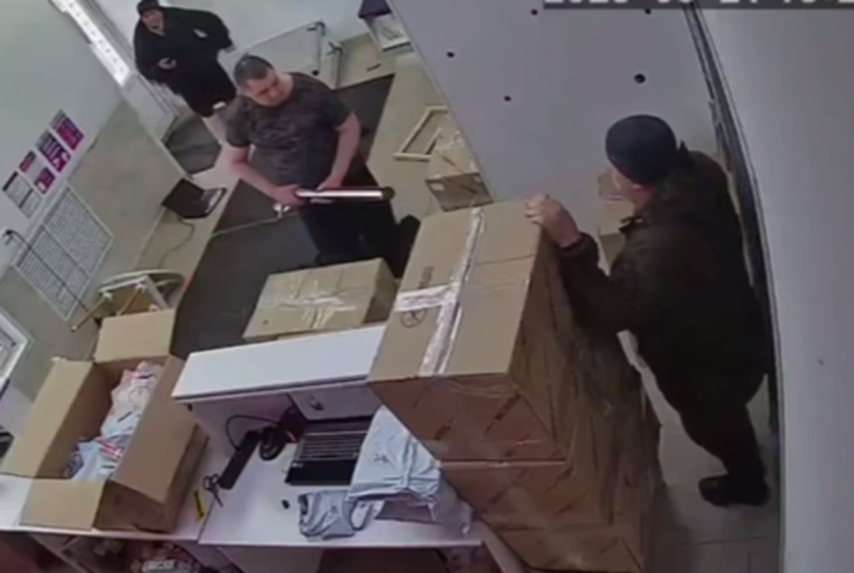 Пьяный скандалист устроил драку в пункте выдачи Wildberries под Новосибирском