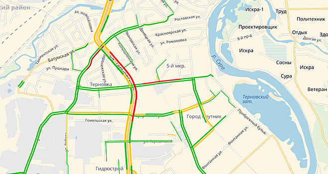 Пензенские автомобилисты теряют время в пробке на улице Терновского