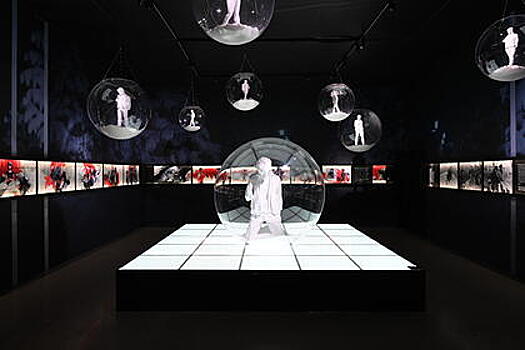 В «Манеже» открылась выставка-байопик к 60-летию Цоя