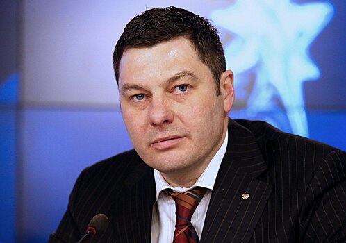 Бахмутов об удлинении КХЛ: «С чего вдруг люди будут ходить на хоккей в мае, когда им картошку надо сажать, на огороде пахать. Опять на НХЛ, что ли, смотрим? Хватит обезьянничать!»