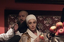 Хаматова в роли Лили Брик, «чеховская барышня» Ронан и другие звезды в киноновинках недели