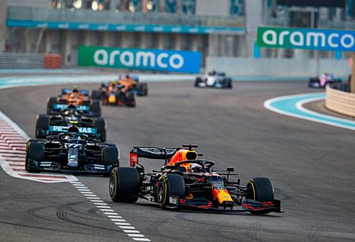 Mercedes нарочно проиграла Red Bull Racing на Гран При Абу-Даби?