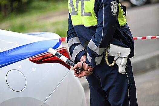 Похищение ребенка в российском городе закончилось ножевым ранением и аварией