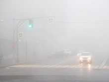 Волгоград окутал густой туман, создав сложные условия для водителей