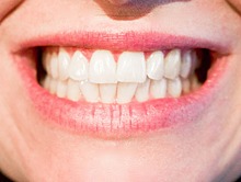 Ученые научились восстанавливать зубы без пломб