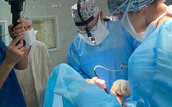 В Рязани провели прямую трансляцию замены имплантов молочных желёз пациентки