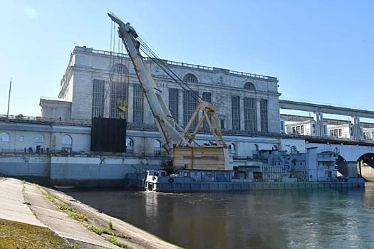 В Угличе заменили многотонные ремонтные затворы ГЭС