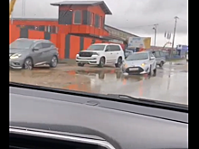 В Чигирях водители жалуются на дорожные ямы, которые уже несколько месяцев портят автомобили