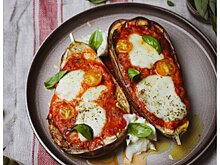 Запеченные баклажаны с пассатой и моцареллой: блюдо с итальянской ноткой для хорошего обеда