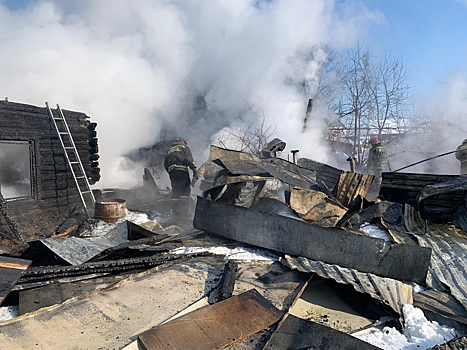 Новосибирский школьник выжил под завалами после смертельного пожара