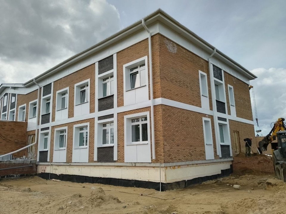Новое здание поликлиники участковой больницы в Каджероме готово на 88%