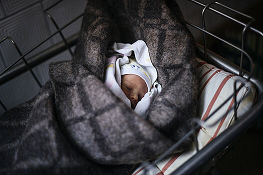 В Алматы полиция ищет мать найденного в кустах младенца