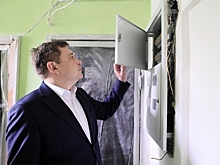 «Качественно и быстро»: благодаря «Омскэлектро» в очередной омской многоэтажке завершается капремонт