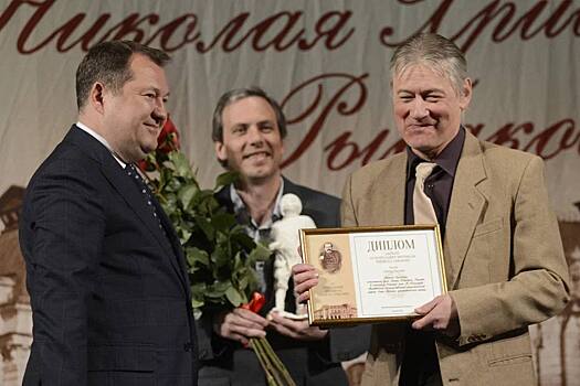 Максим Егоров поздравил победителей ХV театрального фестиваля имени Рыбакова