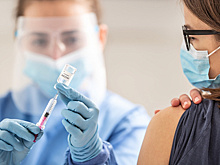 В Бразилии 16 млн человек получили бивалентную вакцину против COVID-19