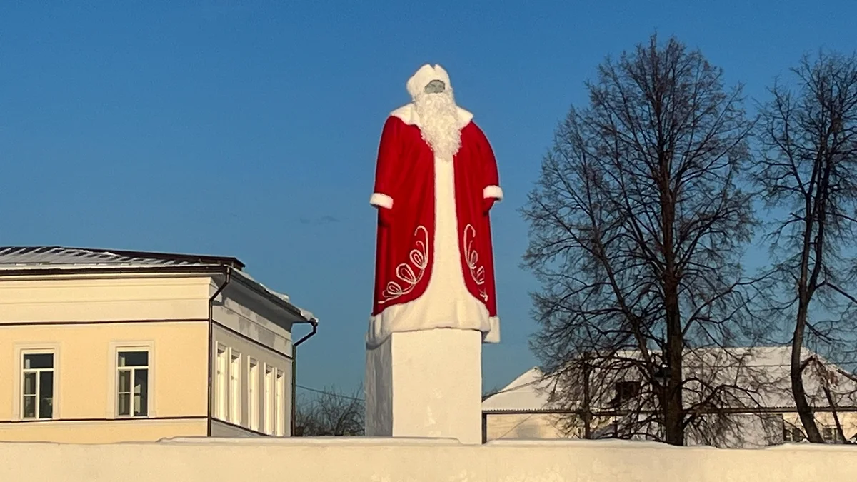 Мэр Ирбита разденет памятники Ленину и Екатерине II