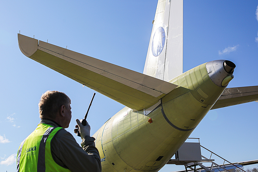 Подготовка полностью импортозамещенного SJ-100 ("Суперджет") c российскими двигателями ПД-8 к первому полету в Комсомольске-на-Амуре