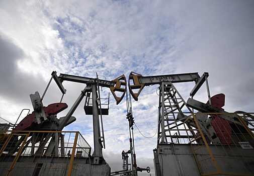 Нефть растет из-за геополитики