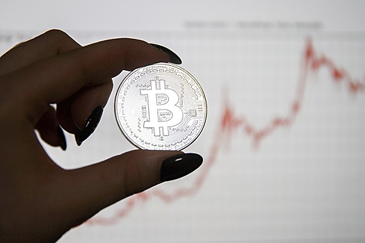 Юрист Хаминский: За выплату "криптозарплаты" могут конфисковать активы