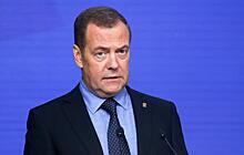 Медведев прокомментировал выход Байдена из президентской гонки