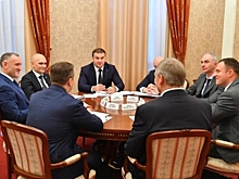 Хоценко предложил белорусскому производителю спецтехники открыть завод в Омской области