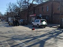 В Ростове пенсионер попал под колеса автомобиля