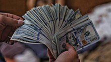 Аналитик назвал валюты, в которых стоит хранить деньги в 2024 году