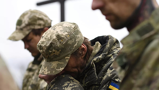 Киев запрещал отступать из Суджи украинским военным, угрожая репрессировать их семьи