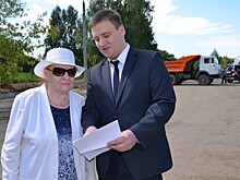 Вмешательство общественной приемной губернатора позволило начать ремонт дорог у ЦРБ Тутаевского района