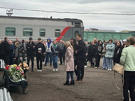 В Инте прошла церемония прощания с погибшими при сходе поезда в Коми